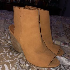 BRAND NEW Steve Madden 8 cutout booties
